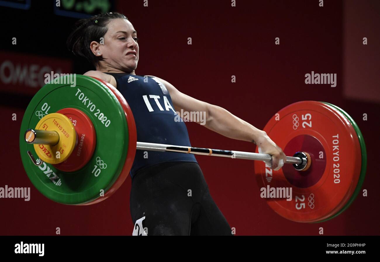 Tokyo, Japan. 27th July, 2021. Italy's Giorgia Bordignon makes her first attempt to lift 98kg in the Snatch, as she will go on to win the Silver Medal in the Women's 64kg weightlifting competition at the Tokyo 2020 Olympics, Tuesday, July 27, 2021, in Tokyo, Japan. Photo by Mike Theiler/UPI Credit: UPI/Alamy Live News Stock Photo