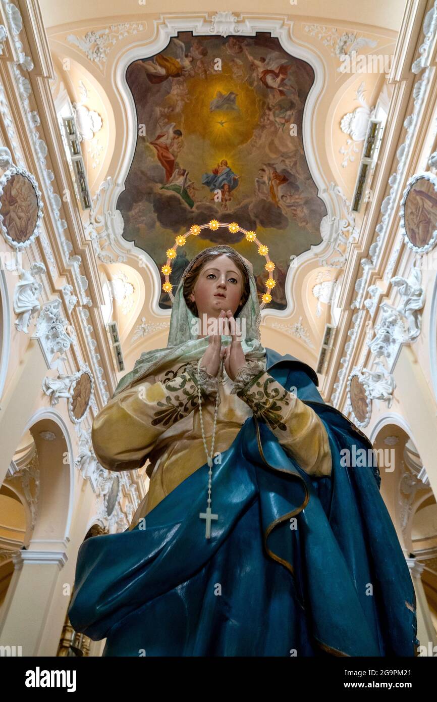 Statue of the Holy Mary in the Santissima Annunziata complex, Sulmona, Italy Stock Photo