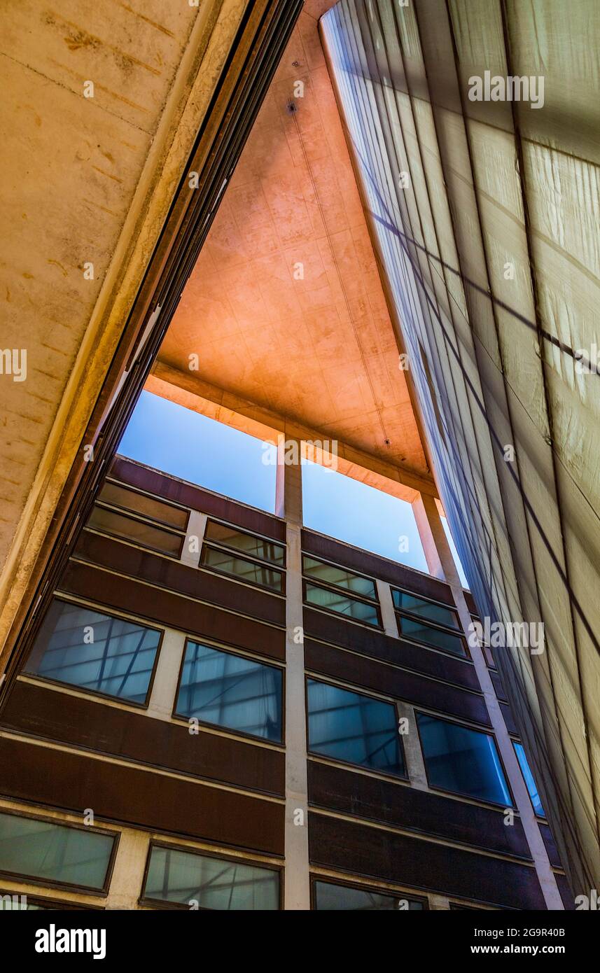 Triangular architecture with its columns in view Stock Photo