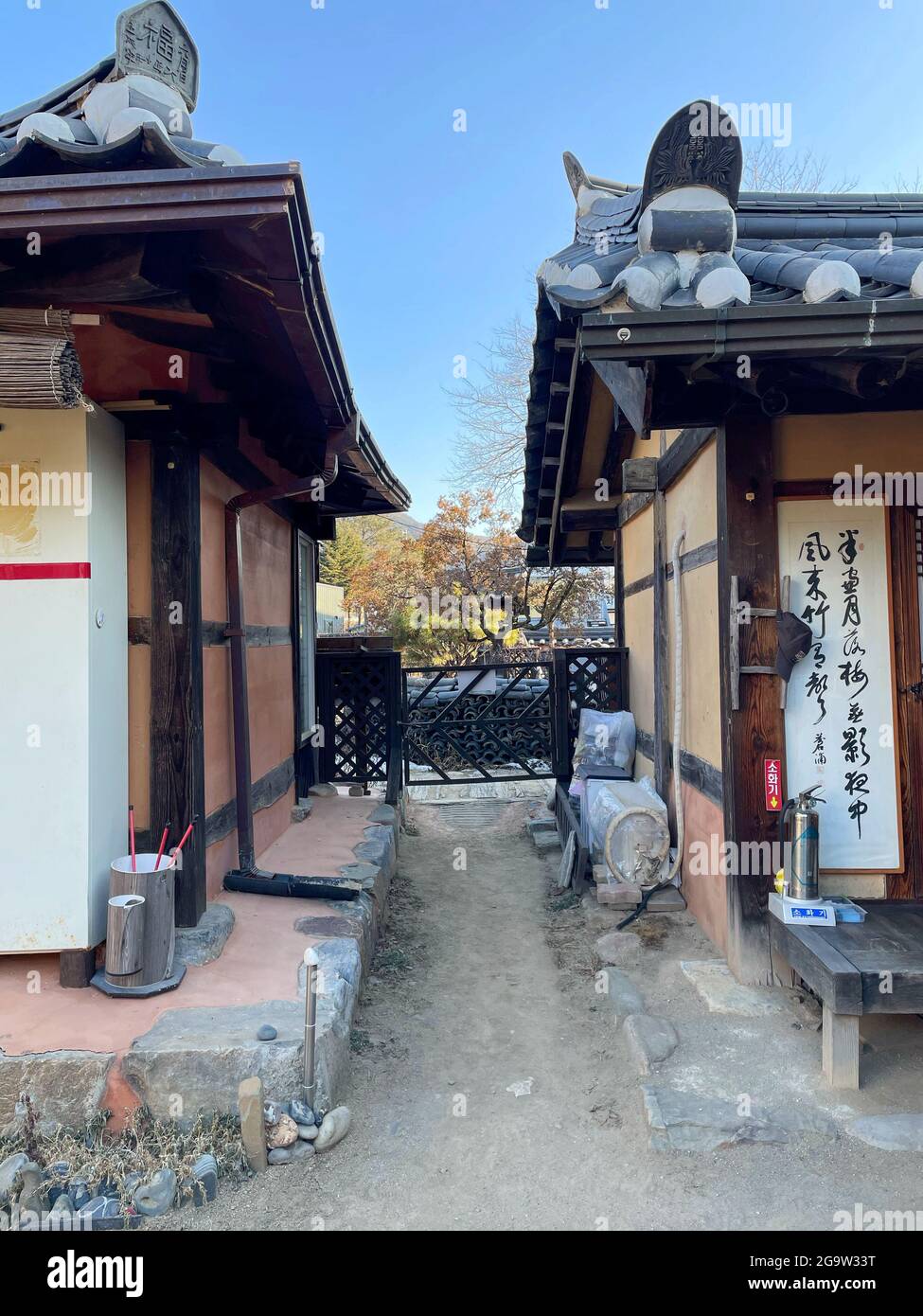 There is the tranditional Korean-style house(Hanok) guest house 'Sanyoujae' in Gangwon-do in South Korea. Stock Photo