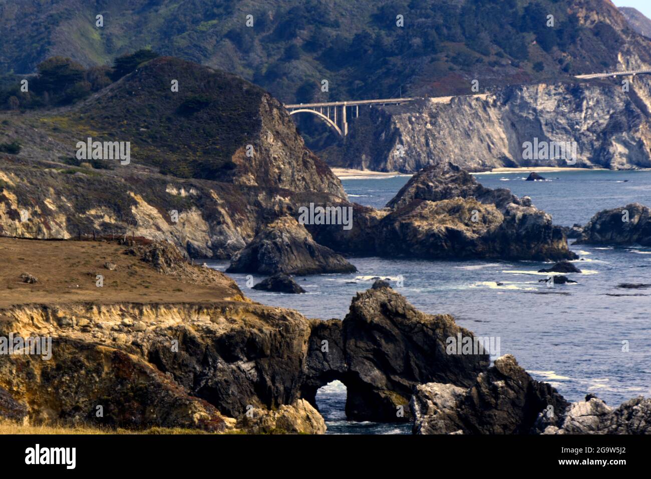 Rocky creek bridge hi-res stock photography and images - Alamy