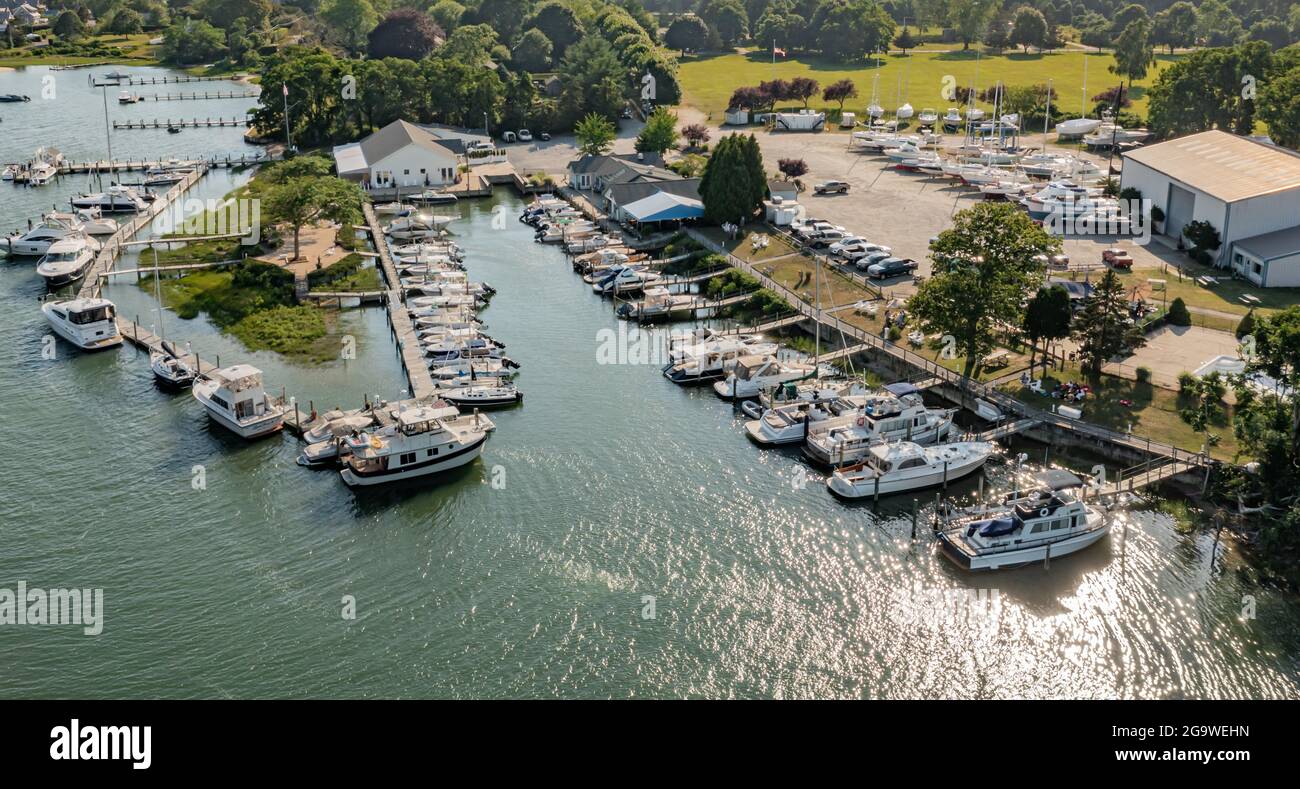 Protected boat slips hires stock photography and images Alamy