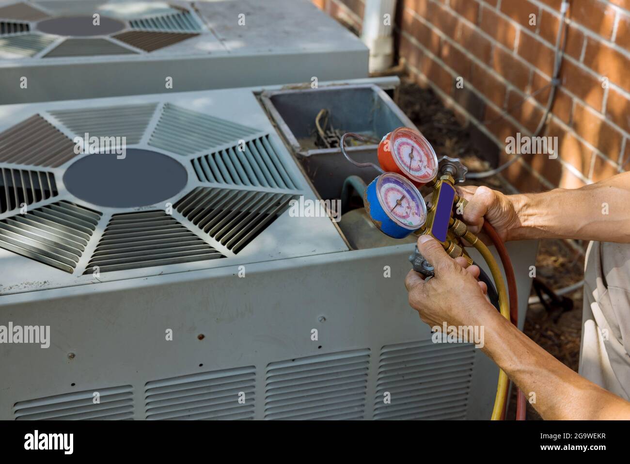 Air conditioning adjustment hires stock photography and images Alamy
