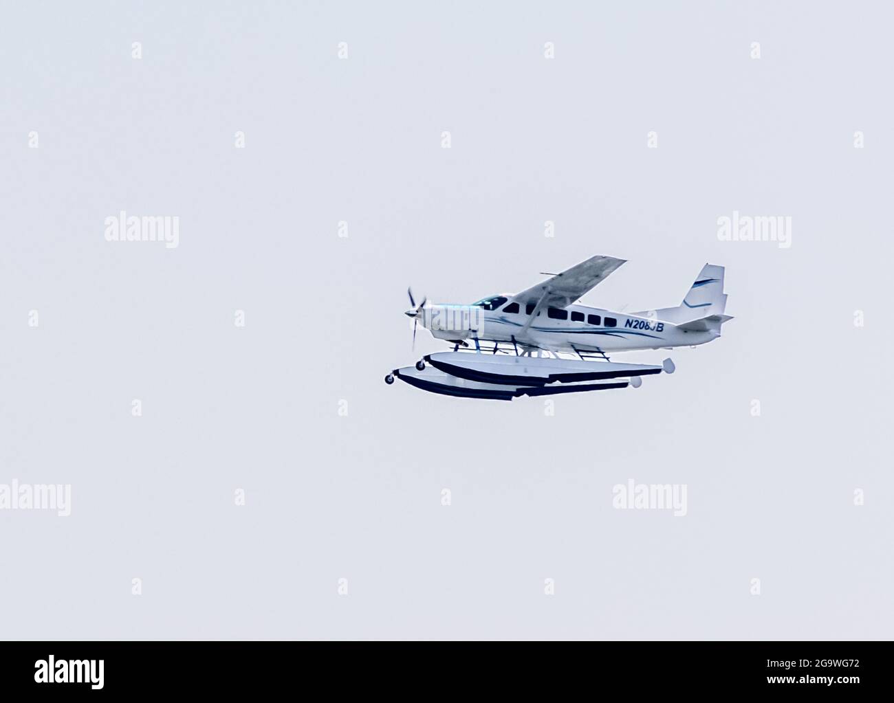 jimmy-buffetts-cessna-caravan-floatplane-n208jb-in-flight-2G9WG72.jpg