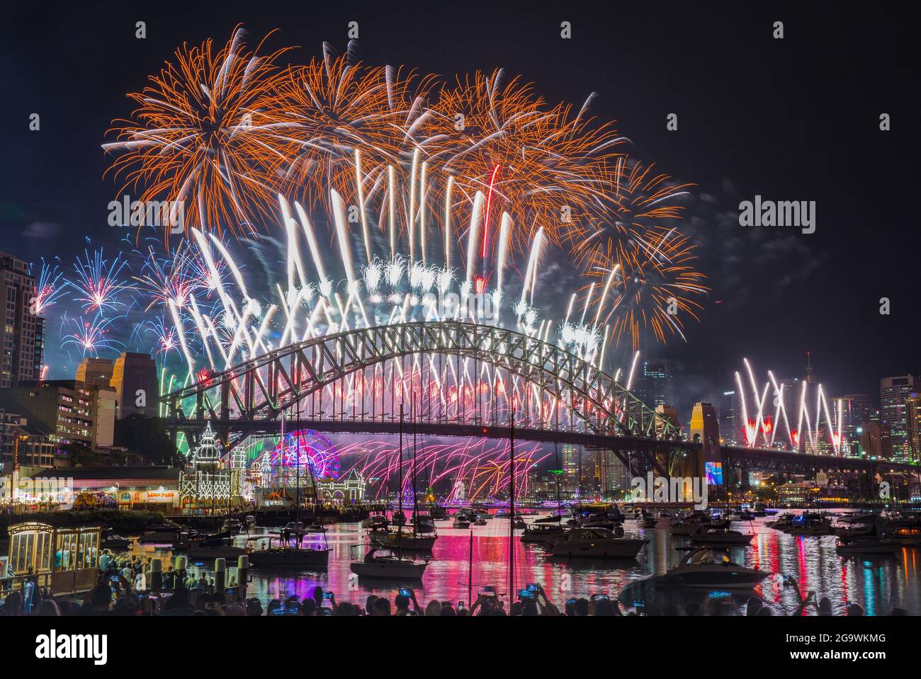 New Years Eve Fire Works 2018/19 Sydney Lavender Bay Stock Photo Alamy