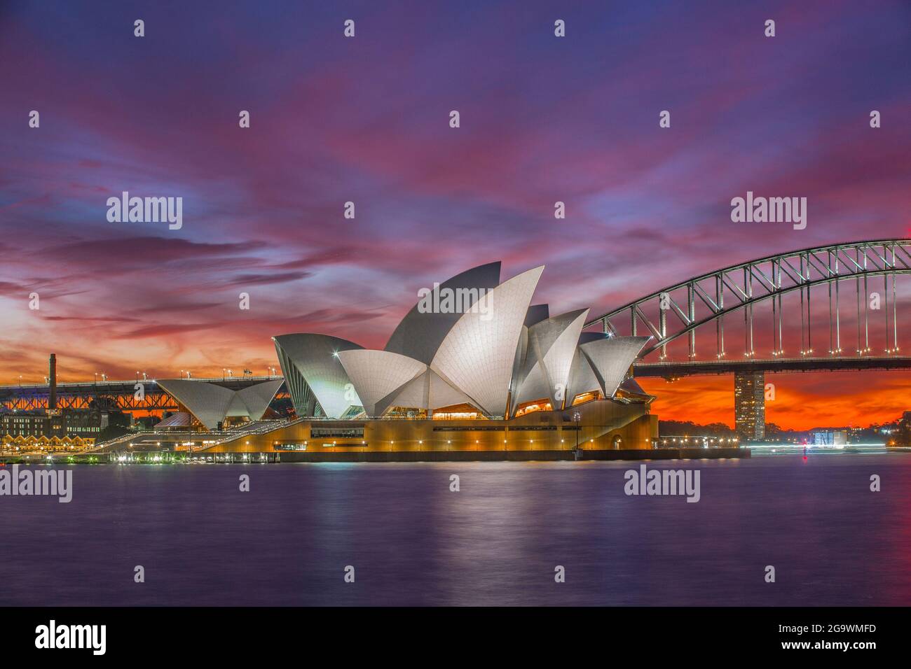 Sunset Over Sydney Harbour Bridge and Opera House Stock Photo - Alamy