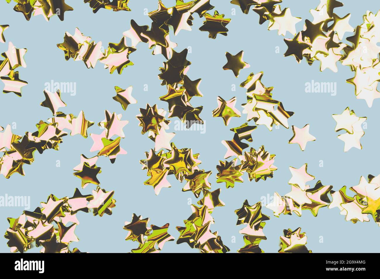 Gold stars confetti hi-res stock photography and images - Alamy