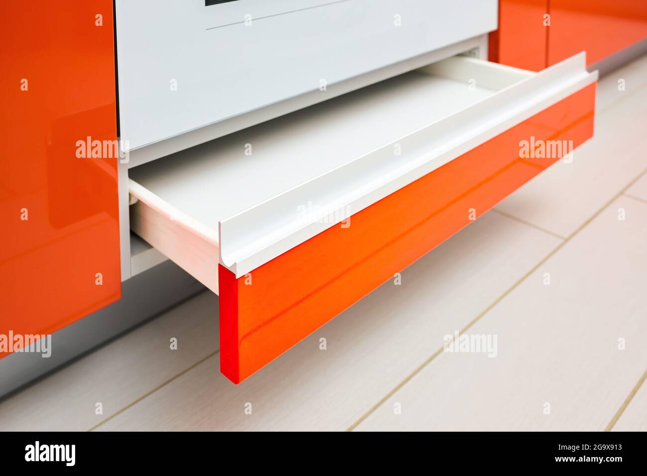 Drawer under oven hires stock photography and images Alamy