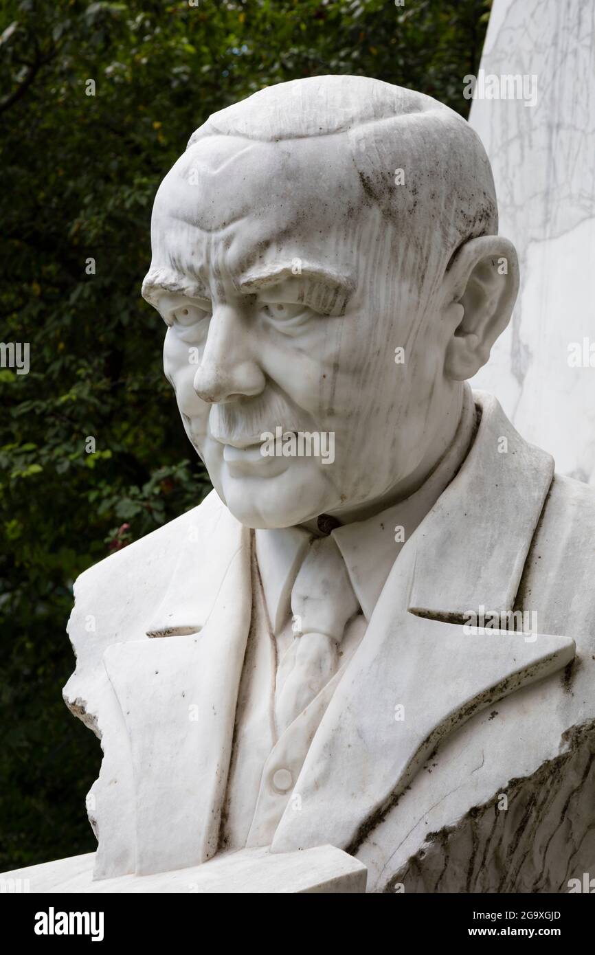 Franz Lehar, (1870 / 1948), Hungarian musician (composer), monument in the Stadtpark municipal park, ADDITIONAL-RIGHTS-CLEARANCE-INFO-NOT-AVAILABLE Stock Photo