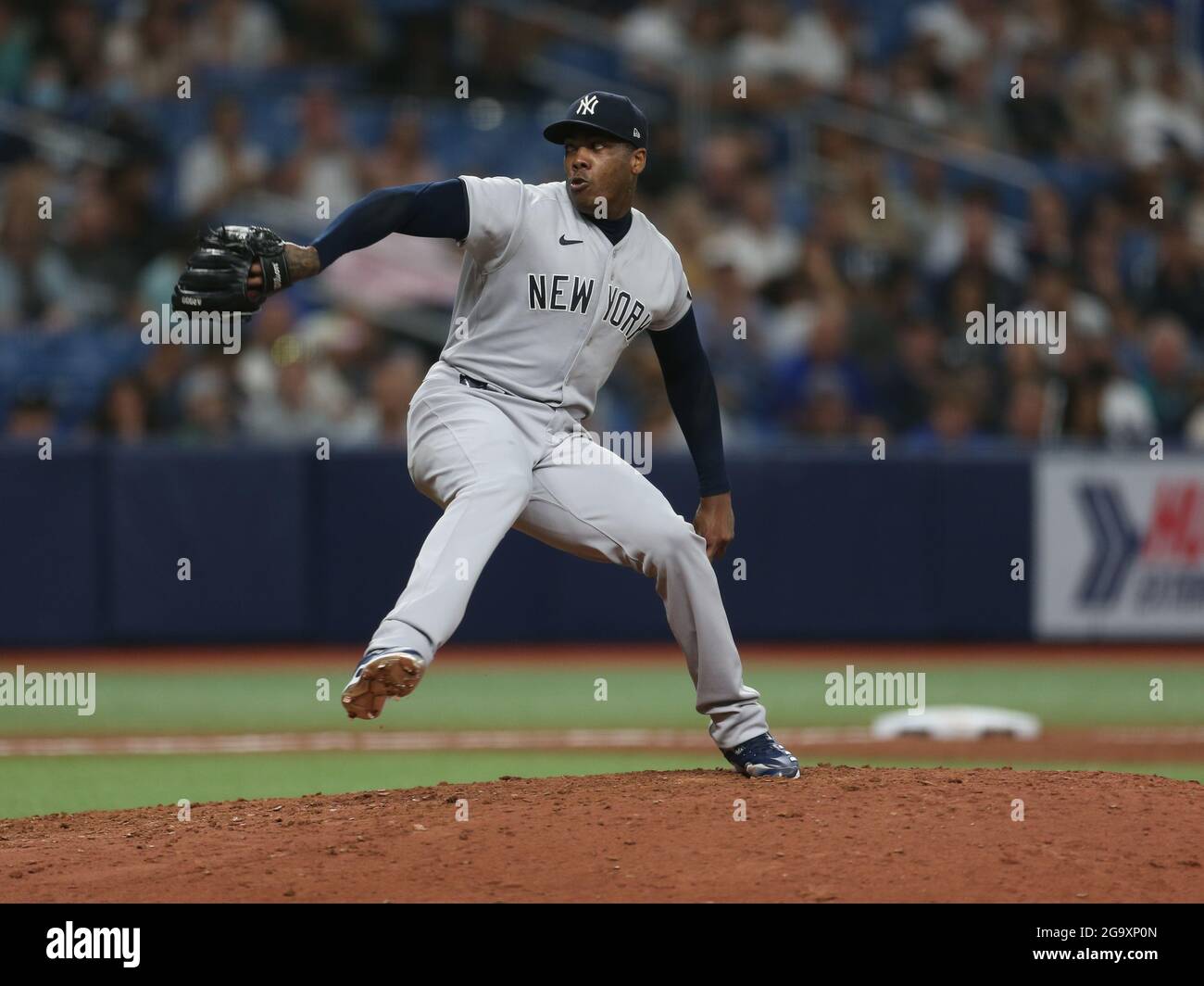St. Petersburg, FL. USA; New York Yankees relief pitcher Aroldis Chapman  (54) delivers a pitch from the windup during a major league baseball game  ag Stock Photo - Alamy
