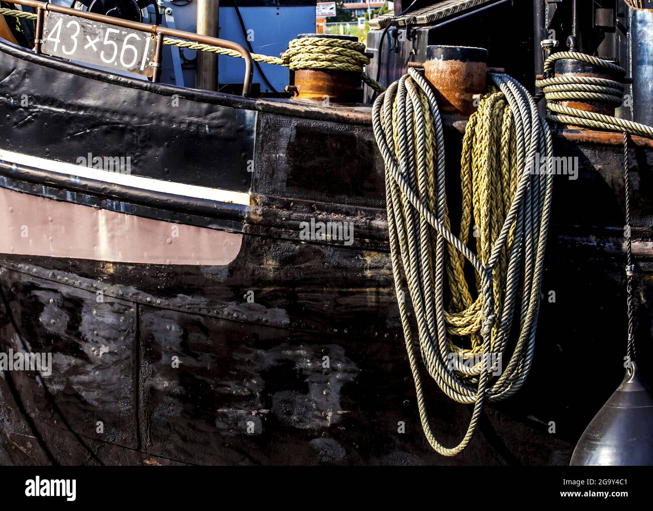 Ropes on the ship Stock Photo - Alamy