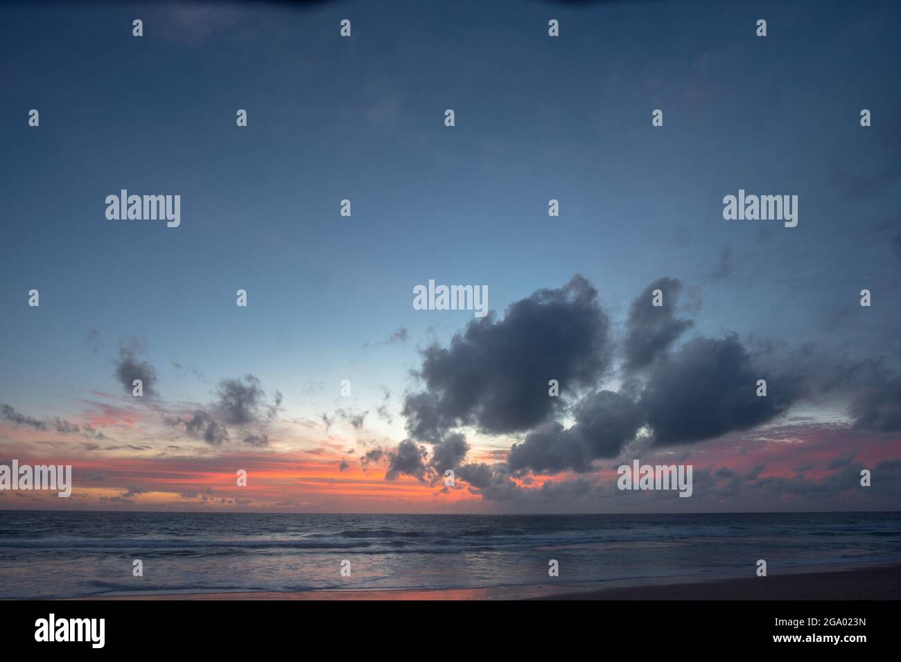 Changing season footage hi-res stock photography and images - Alamy