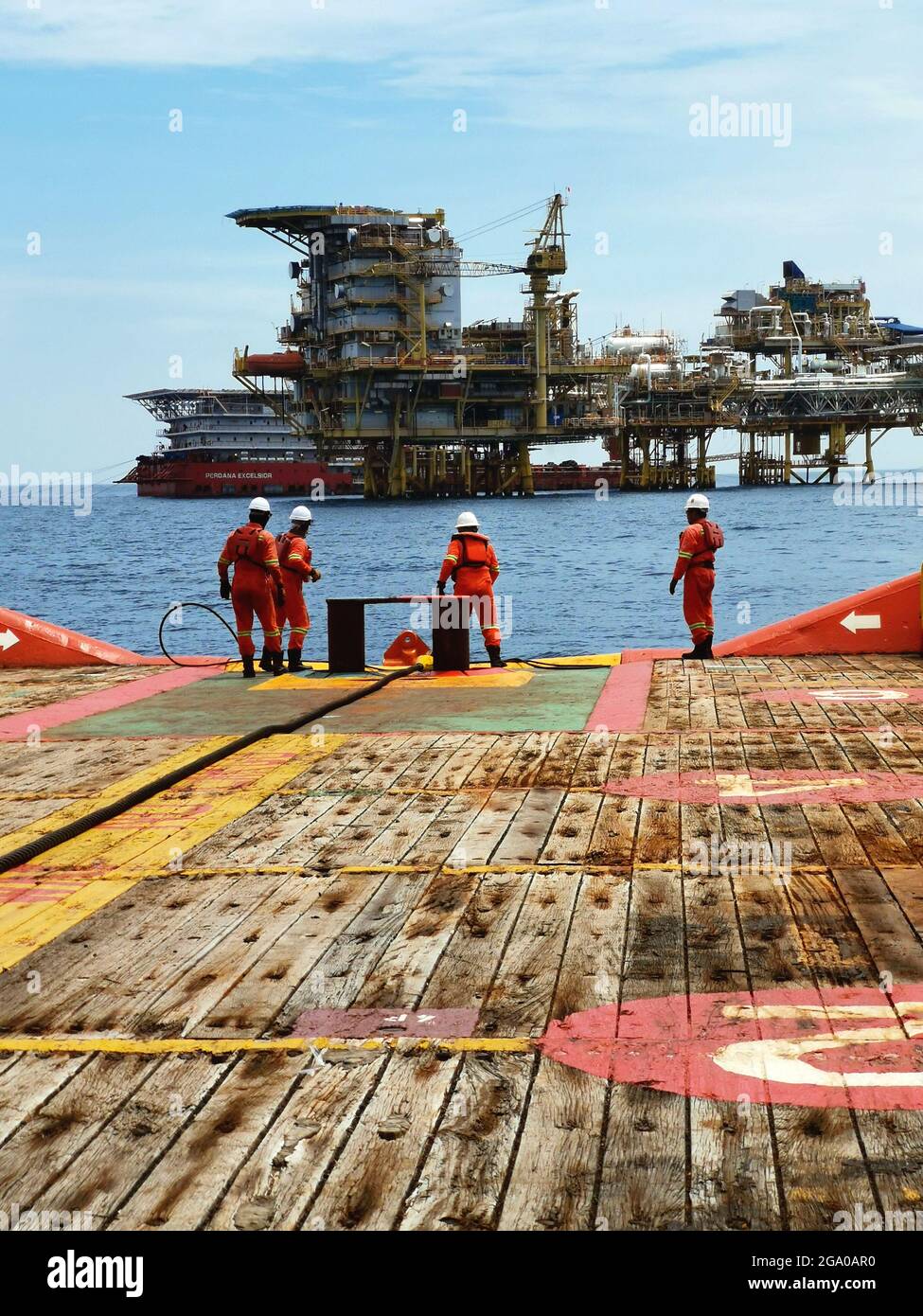 Anchor handling vessel hires stock photography and images Alamy