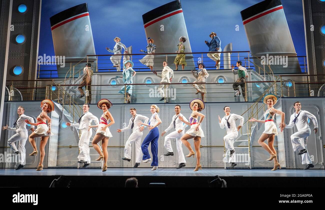 Sutton Foster and the cast during a photocall for the musical Anything ...