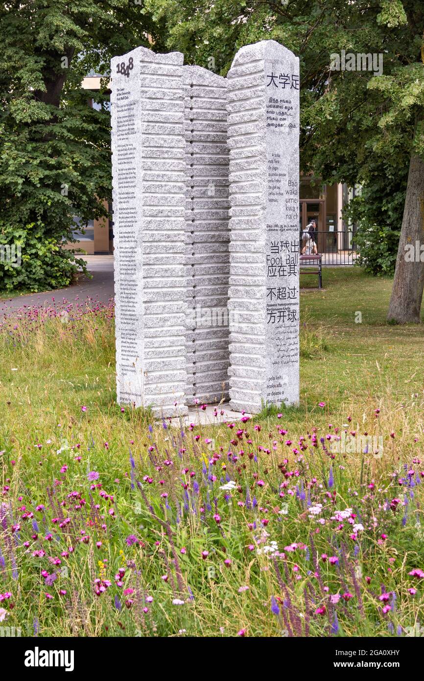 CAMBRIDGE ENGLAND PARKERS PIECE FIELD THE CAMBRIDGE RULES FOOTBALL MONUMENT Stock Photo