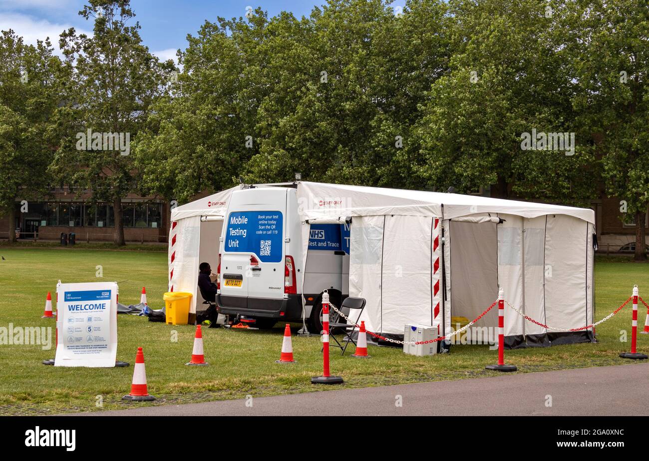 CAMBRIDGE ENGLAND PARKERS PIECE FIELDS COVID 19 MOBILE TESTING UNIT NHS TEST AND TRACE Stock Photo
