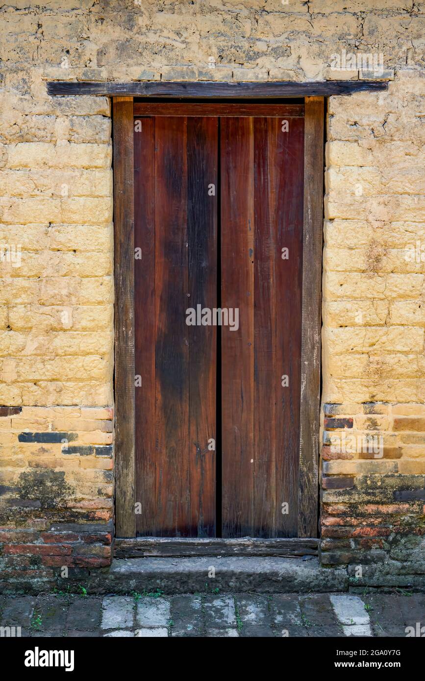 Wooden doors of ancient buildings in rural China Stock Photo - Alamy