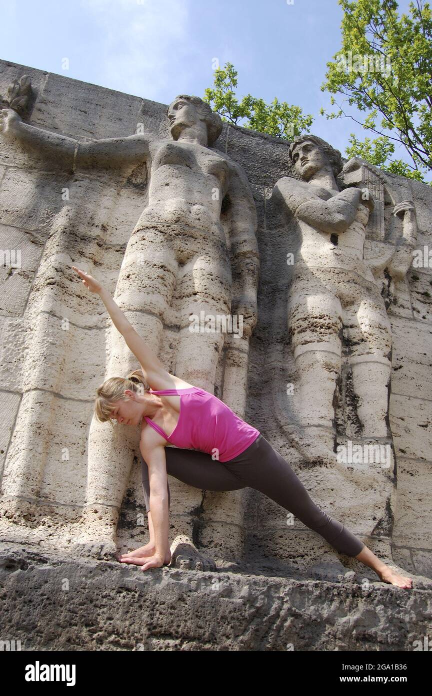 Yoga in Berlin und Brandenburg, Germany Stock Photo Alamy