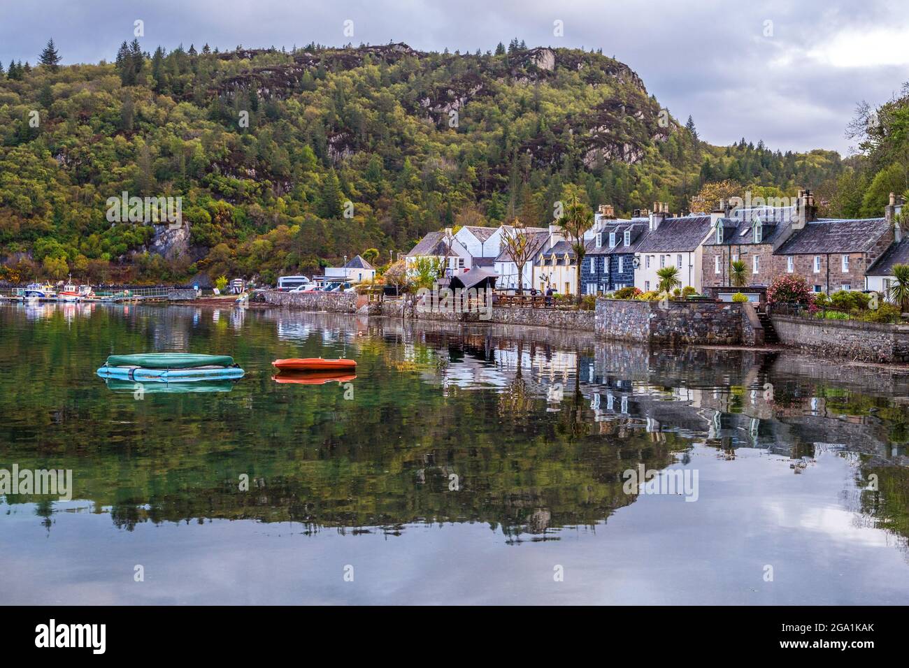 Plockton a coastal village and harbour in the North West of Scotland Stock Photo