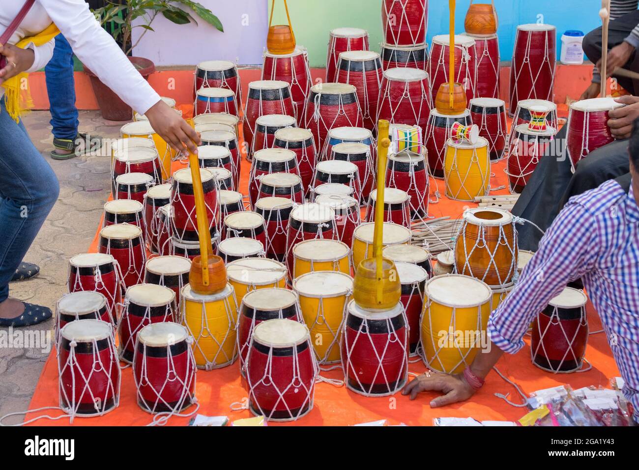 Tablas , membranophones , pair of small drums. Handicrafts on display