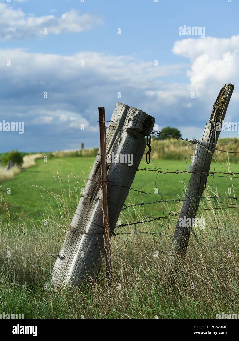 Stake fence hires stock photography and images Alamy