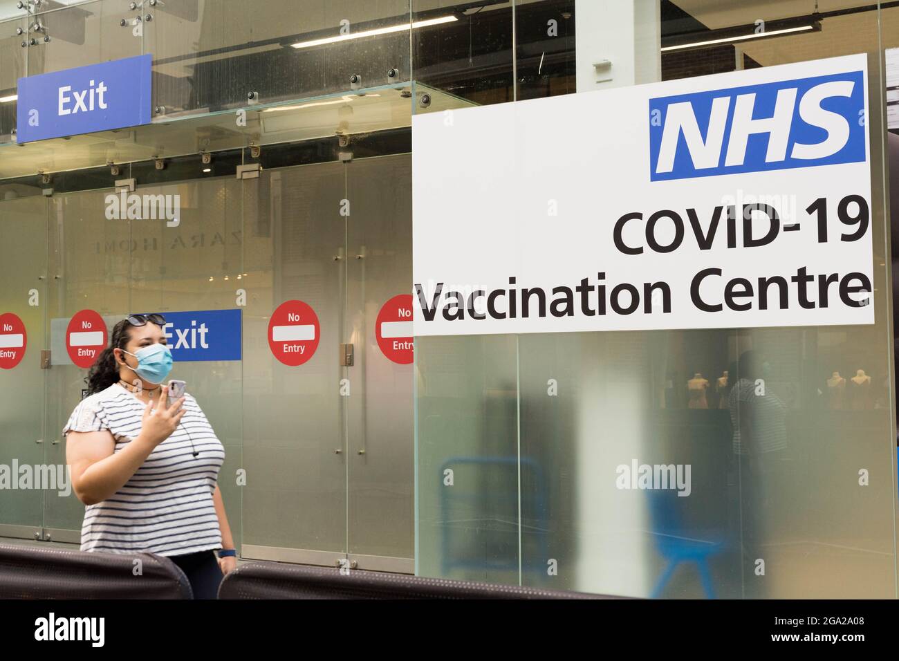 Clear mask nhs hires stock photography and images Alamy