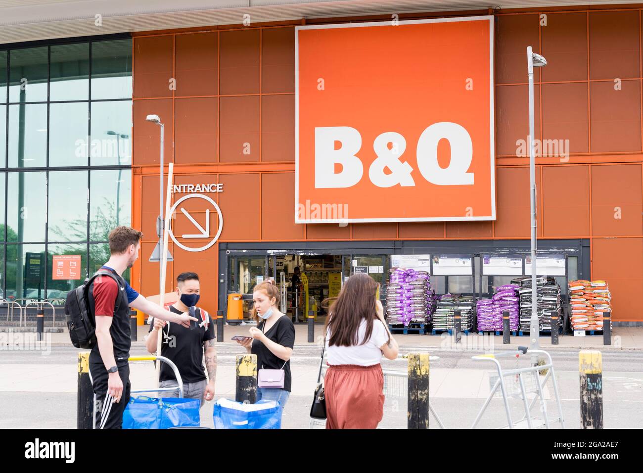 B&q diy store hi-res stock photography and images - Page 3 - Alamy