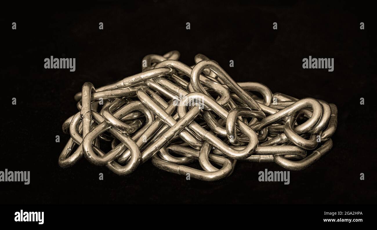 Gold chain links hires stock photography and images Alamy