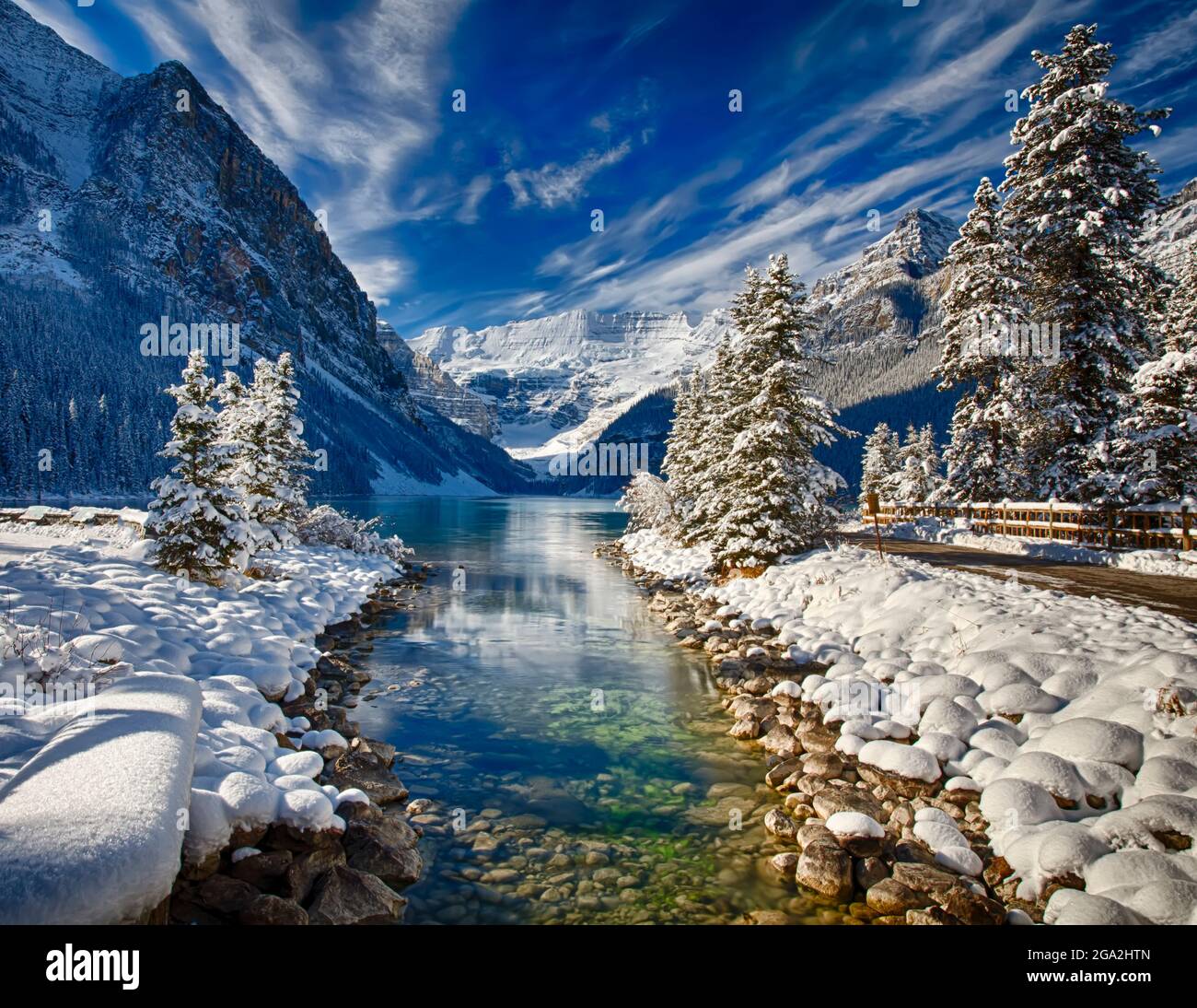 Lake louise shoreline hi-res stock photography and images - Alamy, image size:1300x1094