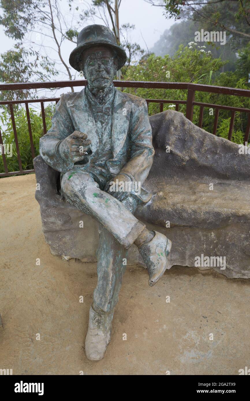 Statue of Sir Thomas Lipton at Lipton's Seat on Poonagala Hill, near the Dambatenne Tea Estate in the Hill Country Stock Photo