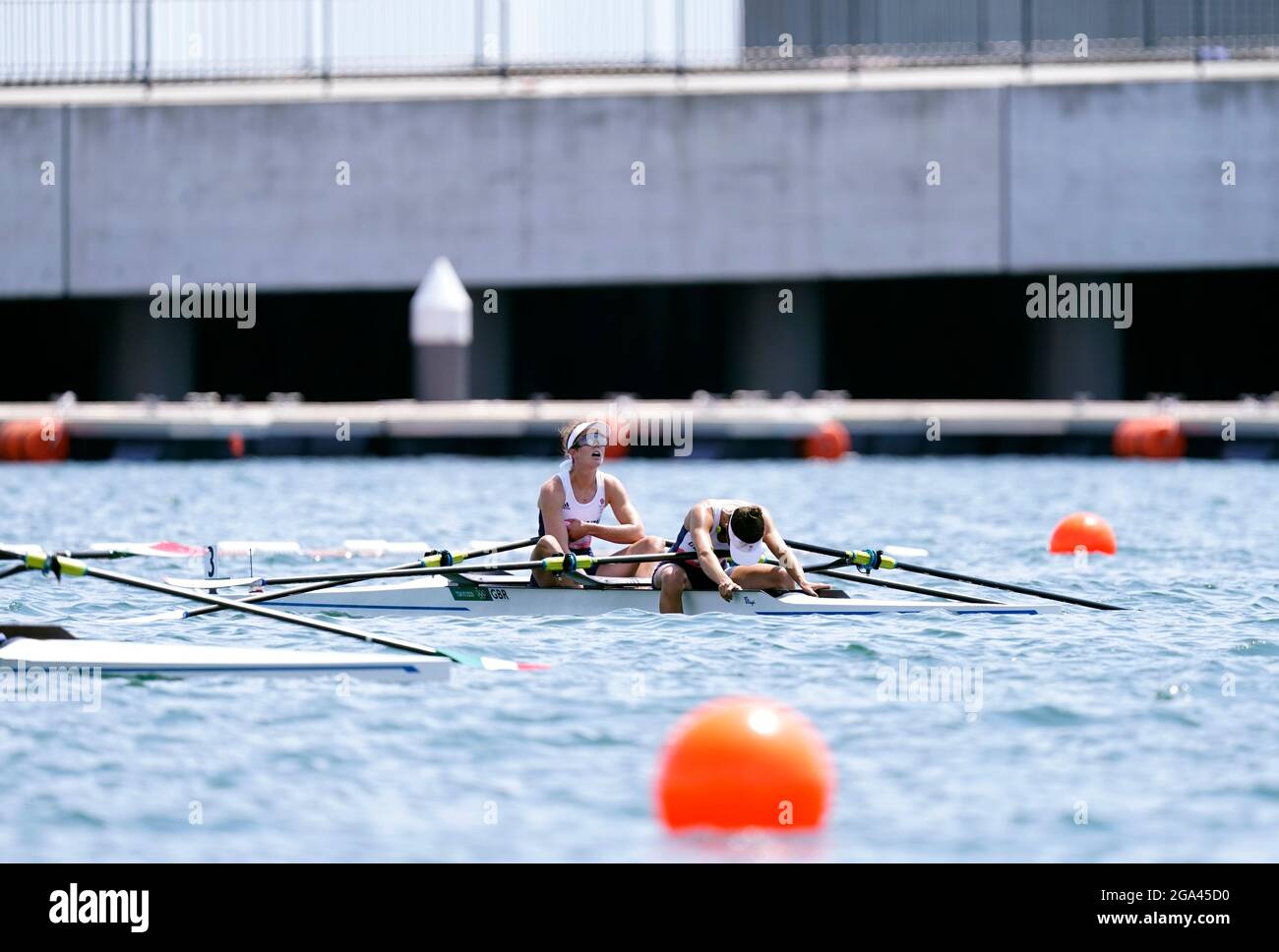 Great Britain's Emily Craig and Imogen Grant react after finishing ...