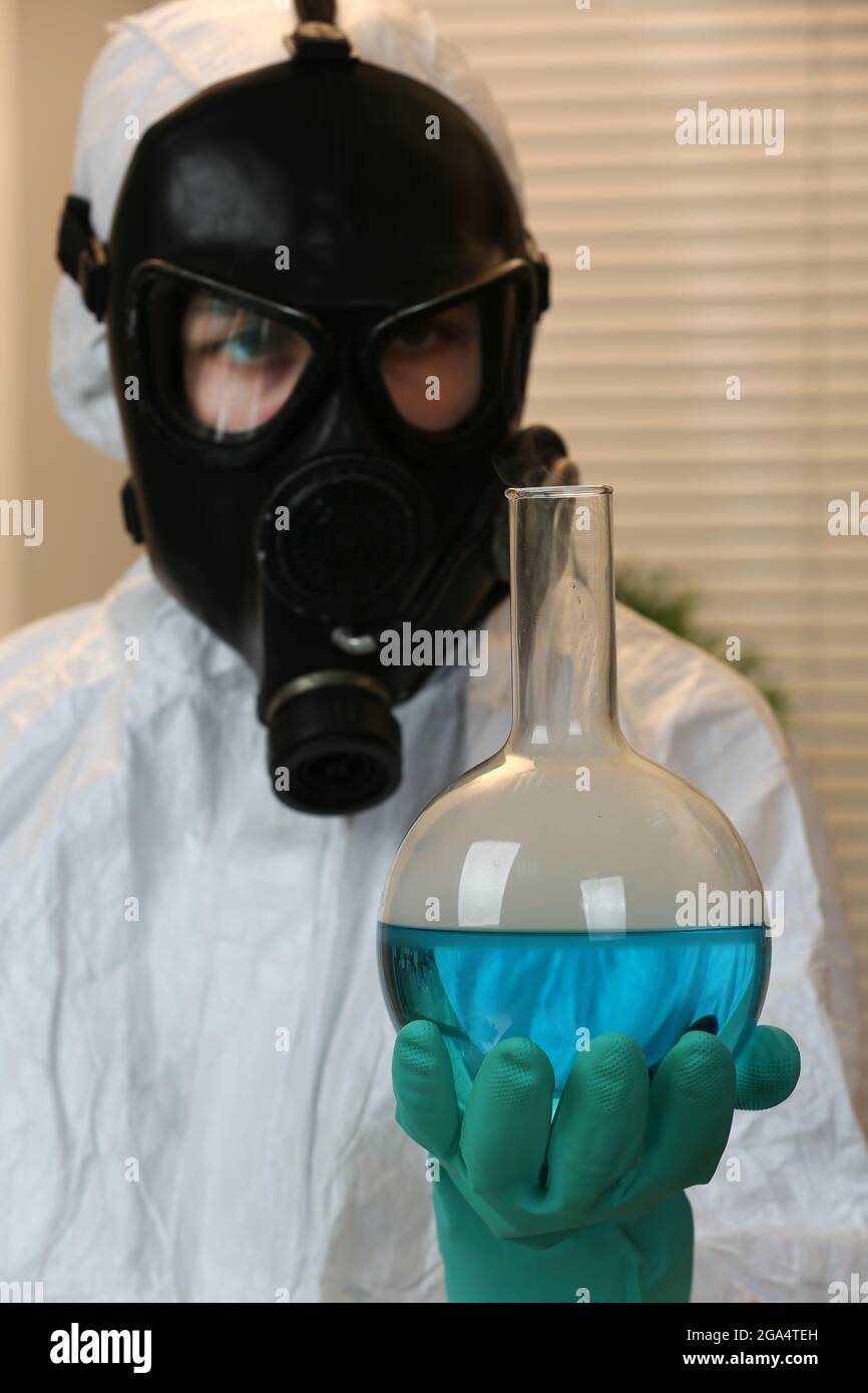 Chemist working in drug laboratory Stock Photo Alamy