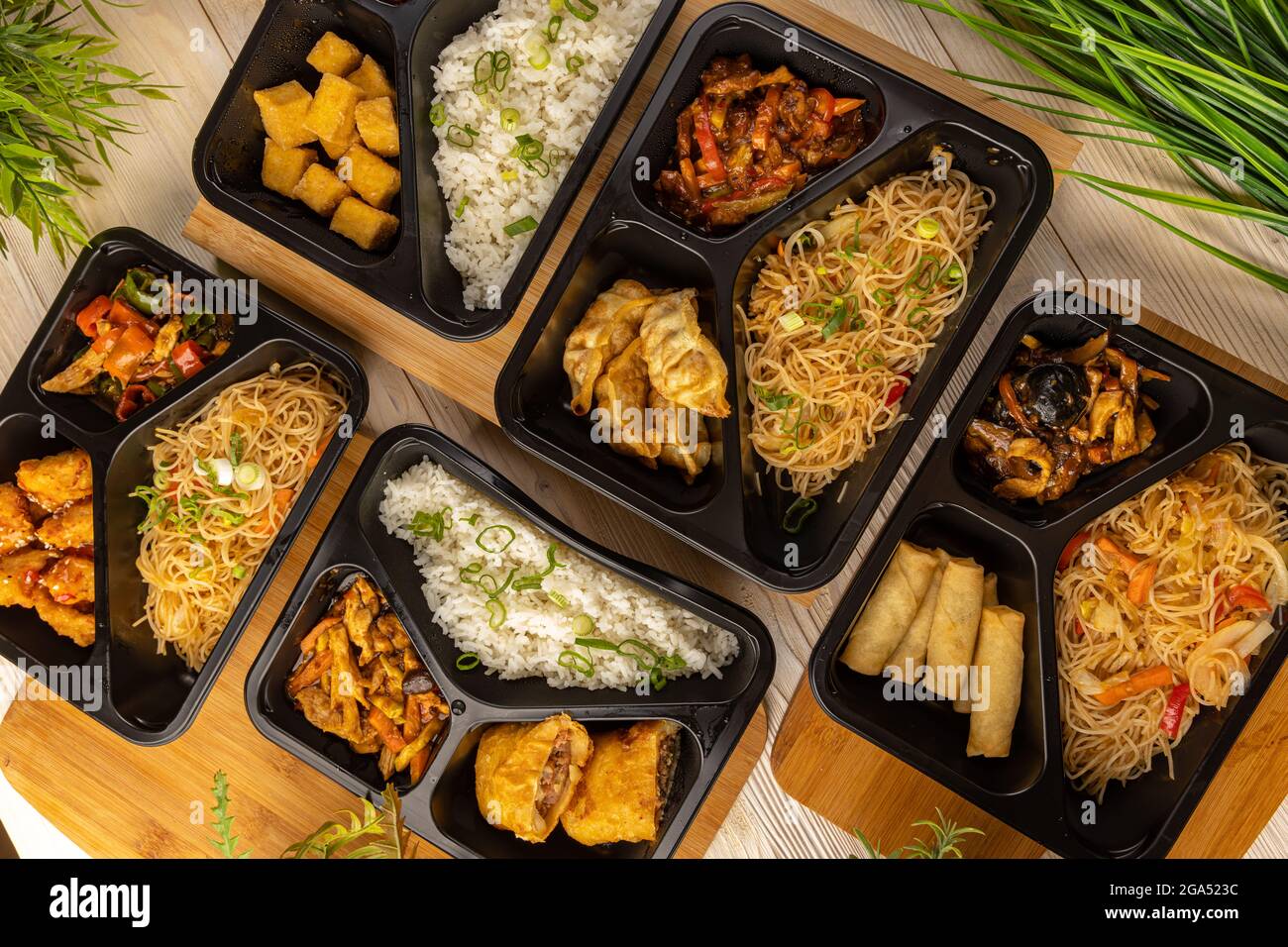 Delivery image concept. Chinese food in boxes, top view Stock Photo Alamy