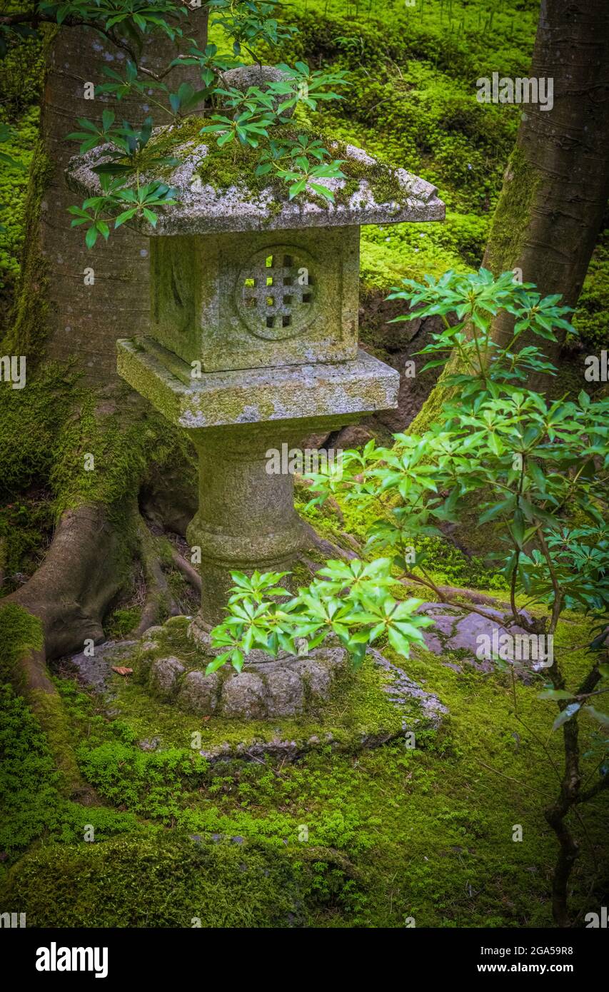 The Portland Japanese Garden is a traditional Japanese garden occupying 12 acres, located within Washington Park in the West Hills of Portland, Oregon Stock Photo