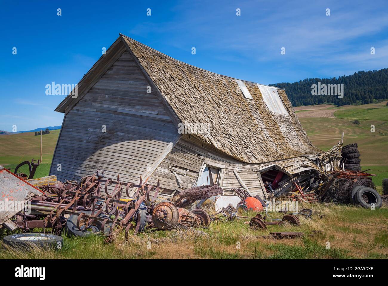 Collapsed school building in the agricultural Palouse area of eastern Washington state Stock Photo
