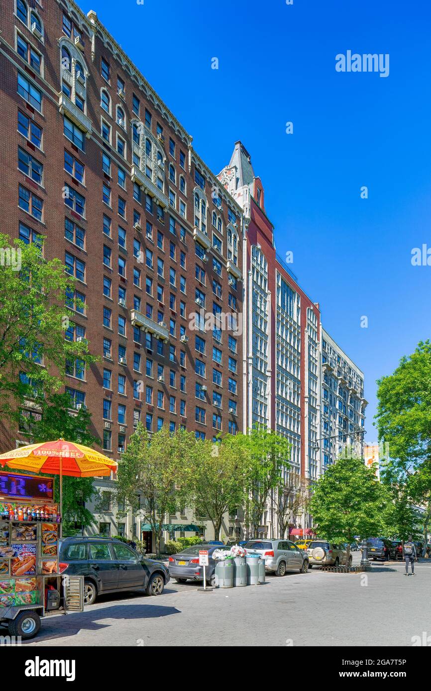 44 West 77th Street is one of Harde & Short's landmark apartment buildings. Stock Photo