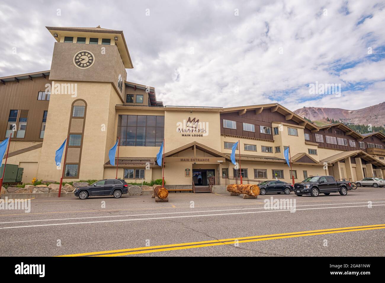 Mammoth main lodge hi-res stock photography and images - Alamy