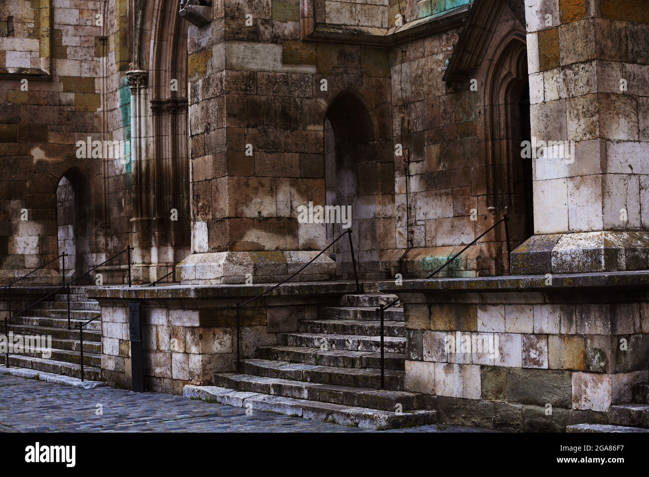 Regensburg, Dom oder Kathedrale oder Kirche mit gotischer Architektur mit alten Mauerwerk UNESCO-Weltkulturerbe, Oberpfalz, Bayern, Deutschland Stock Photo