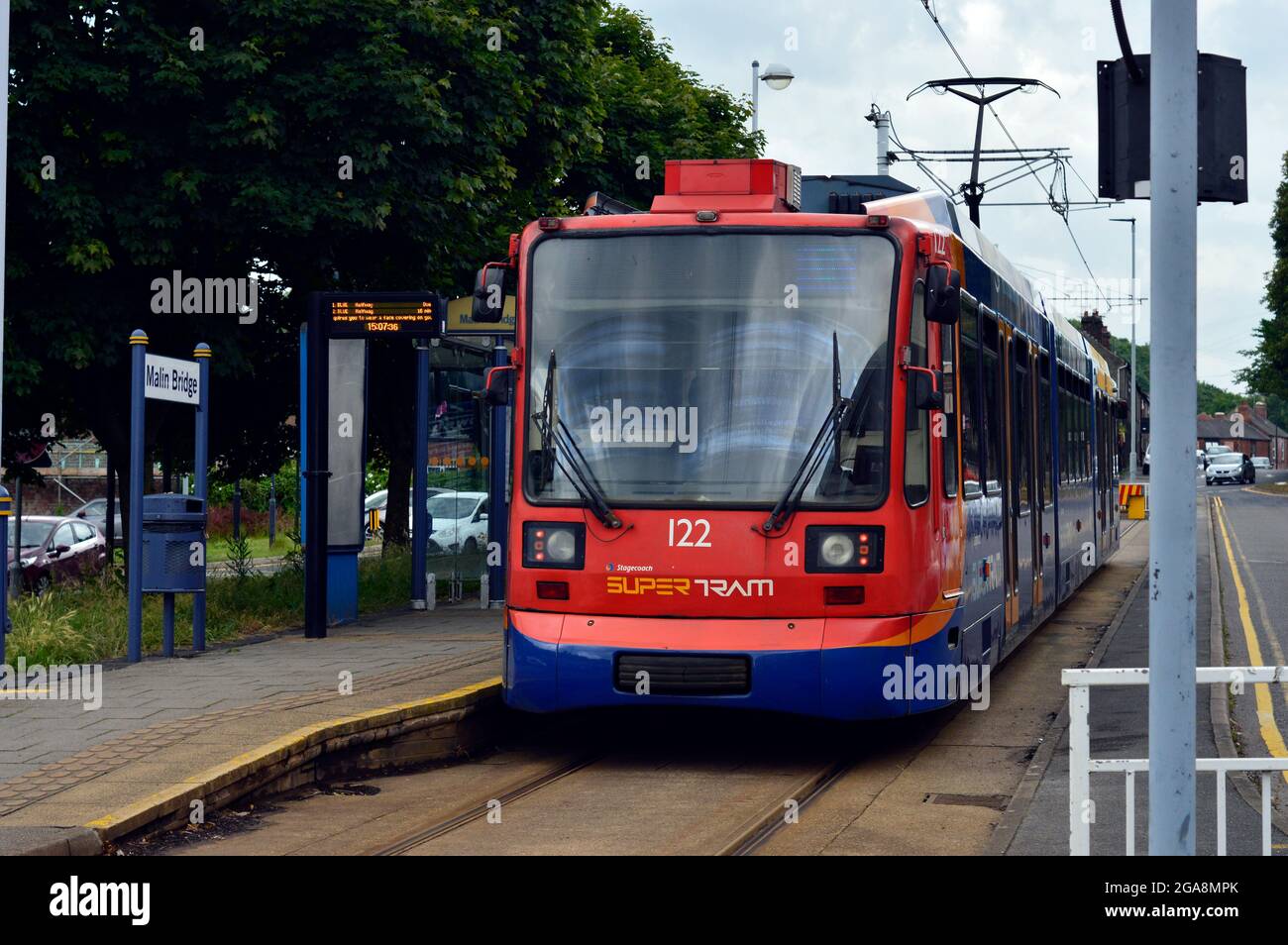 SHEFFIELD. SOUTH YORKSHIRE. ENGLAND. 07-10-21. Malin Bridge in the city's suburbs is a terminus for the city's light rail tram system. Stock Photo