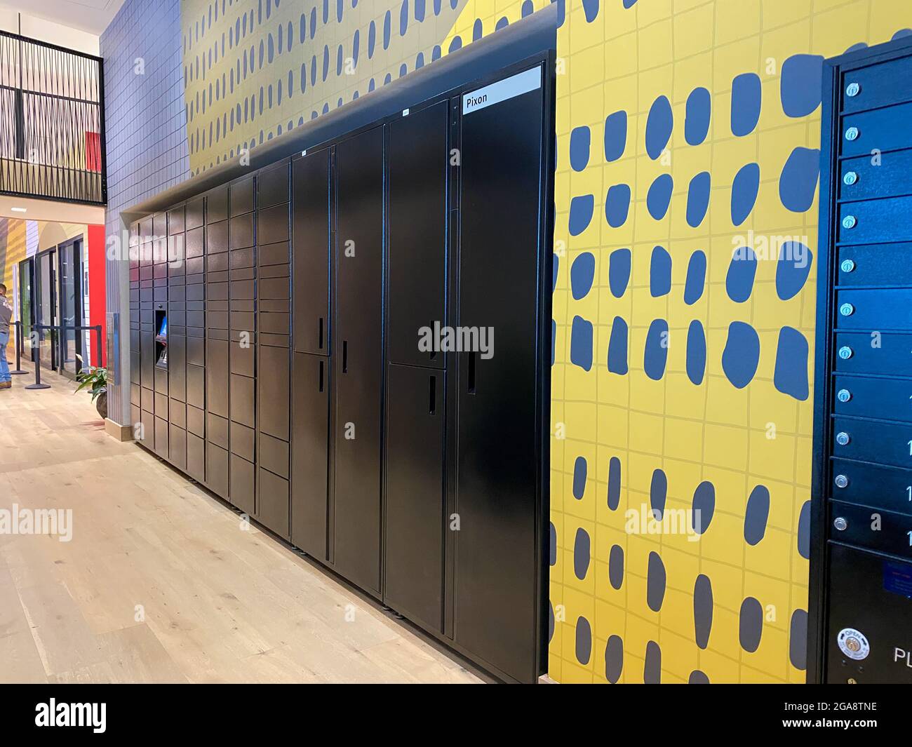 Amazon hub locker hi-res stock photography and images - Alamy