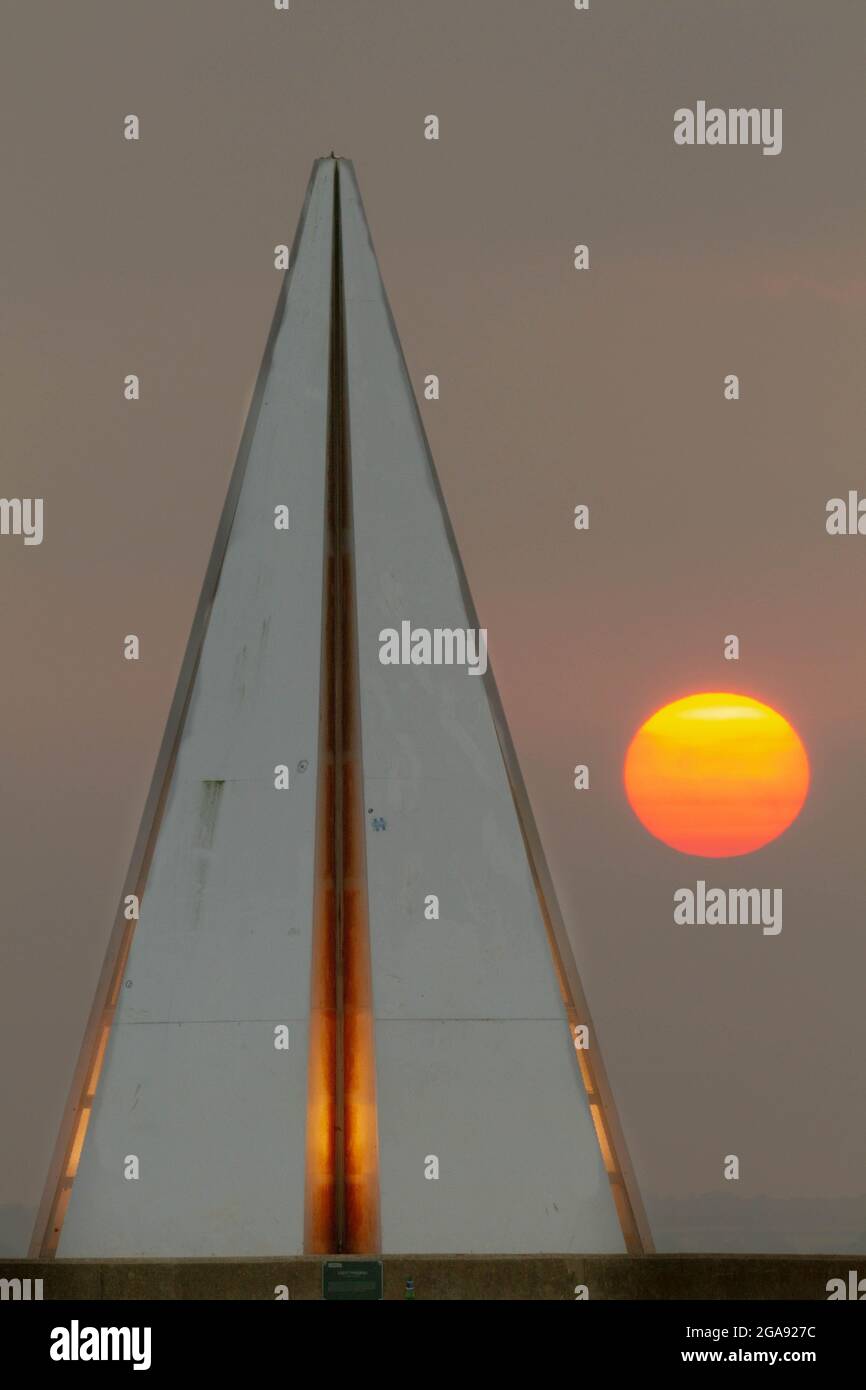 Sunrise in Milton Keynes Stock Photo Alamy