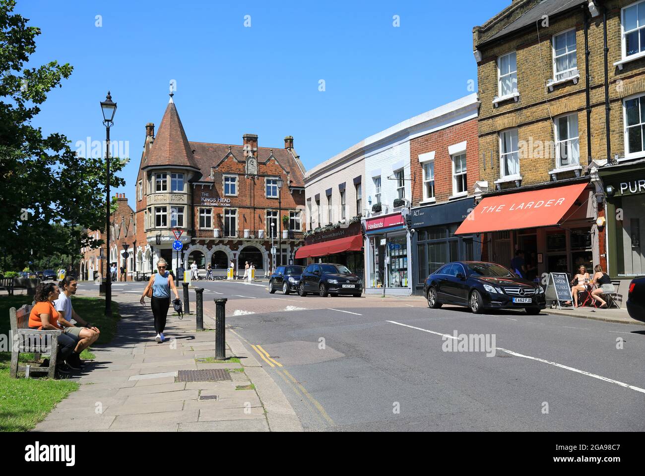 Urban street in a leafy suburb hires stock photography and images Alamy