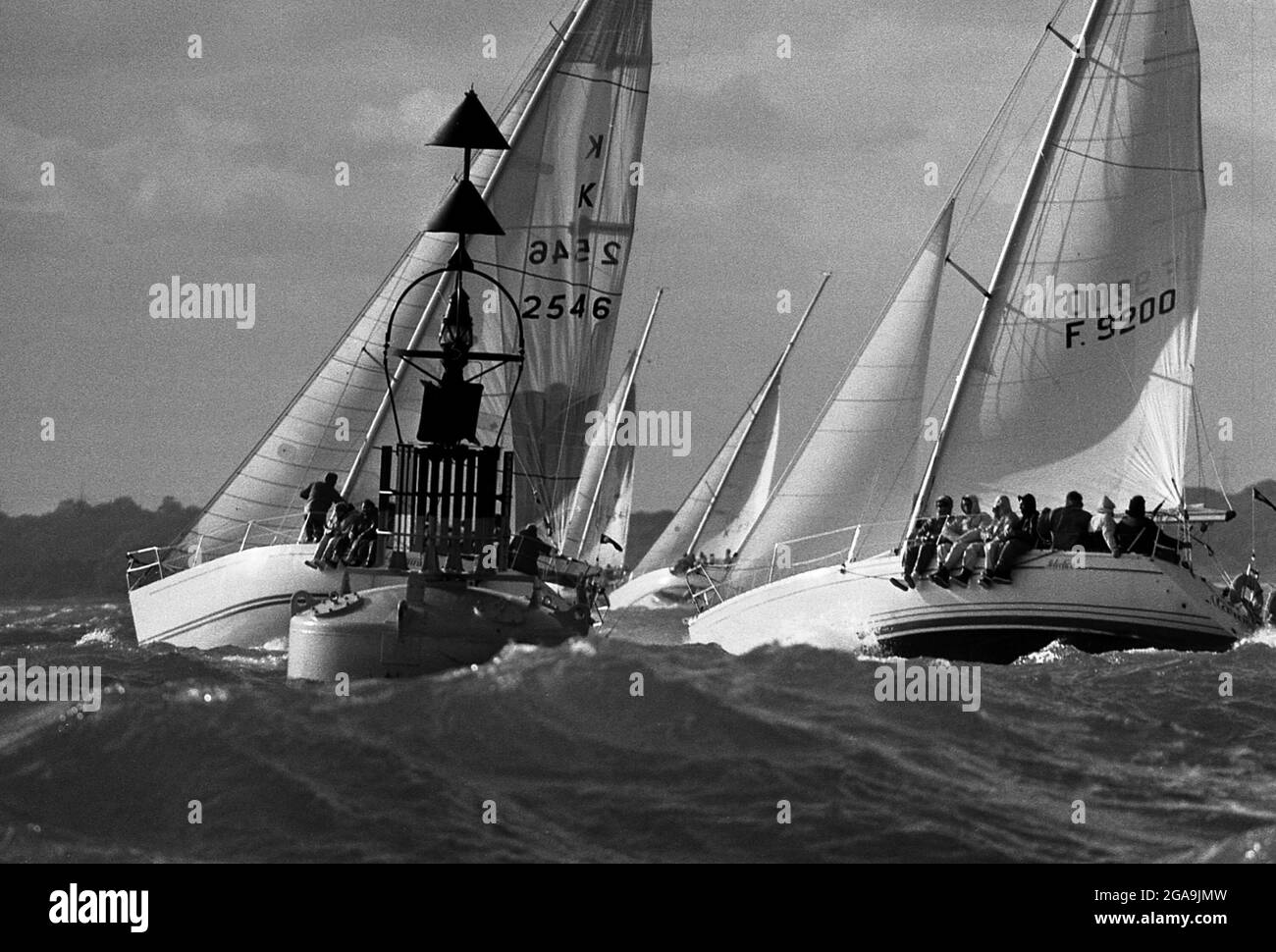 AJAXNETPHOTO. 1985. SOLENT, ENGLAND. - FASTNET RACE START - YACHT SIDEWINDER IN ROUGH WEATHER AT THE START. PHOTO:JONATHAN EASTLAND/AJAX REF:FNTR85 35A 93 Stock Photo