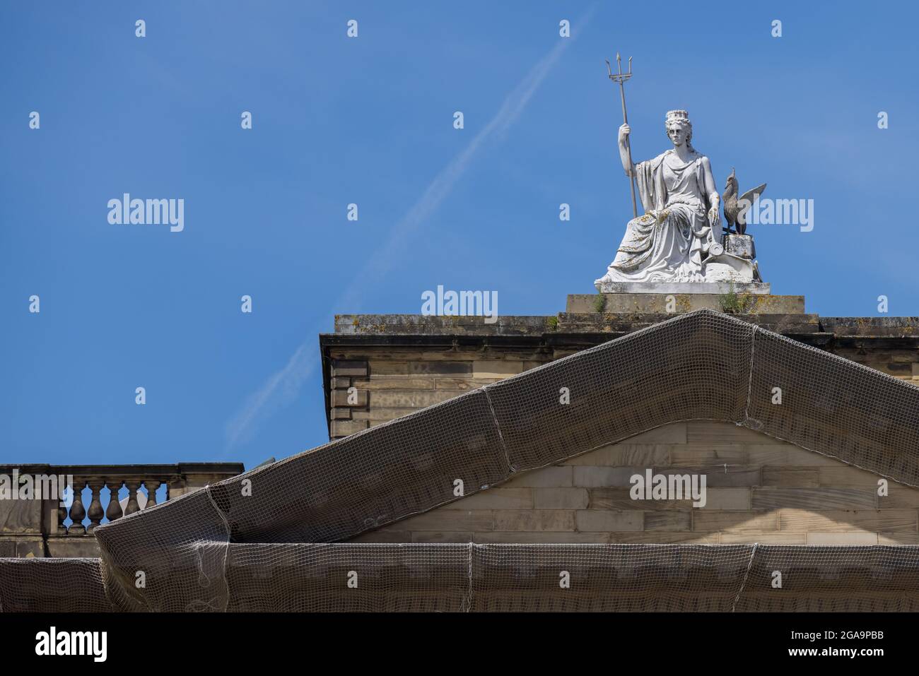 LIVERPOOL, UK - JULY 14 : Statue of Britannia and a Liver Bird on top of the Walker Art Gallery, Liverpool, Merseyside, England, UK on July 14, 2021 Stock Photo