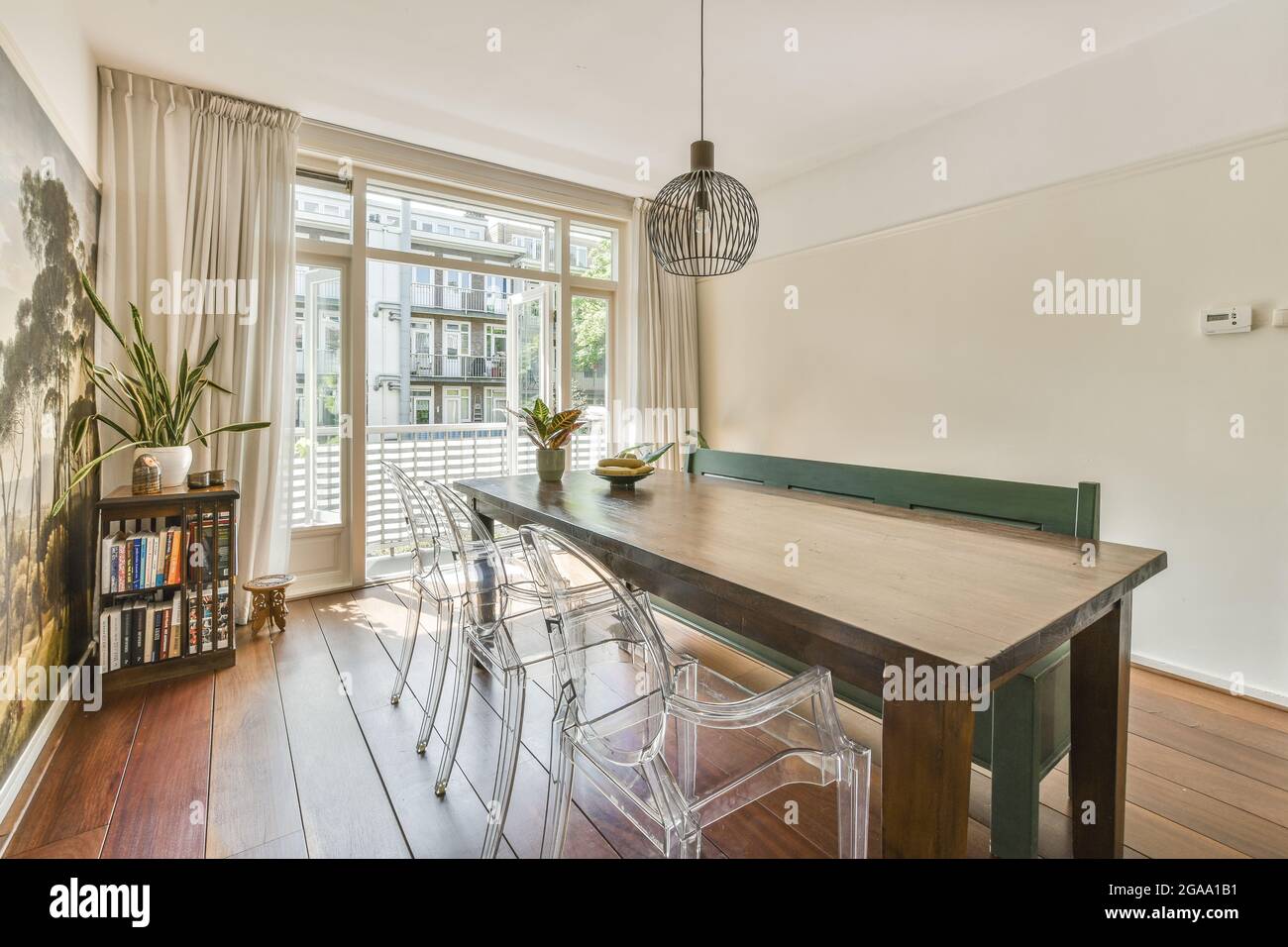 Interior design of bright and beautiful dining room Stock Photo - Alamy