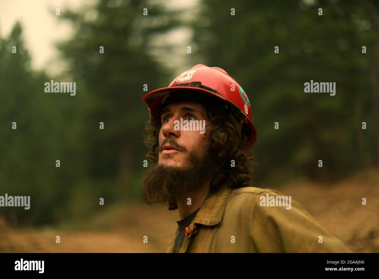 Hotshot fire man hires stock photography and images Alamy