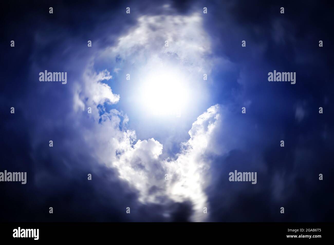 Dramatic Cloudscape Background with Sun and Sky Stock Photo - Alamy