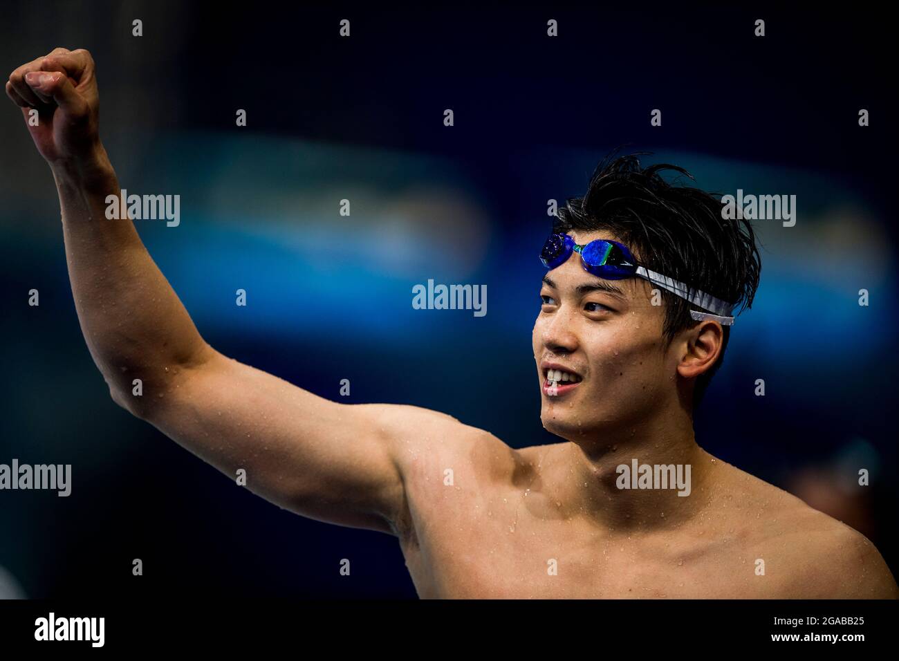 Chinese Shun Wang celebrates after winning the men's 200m Individual ...