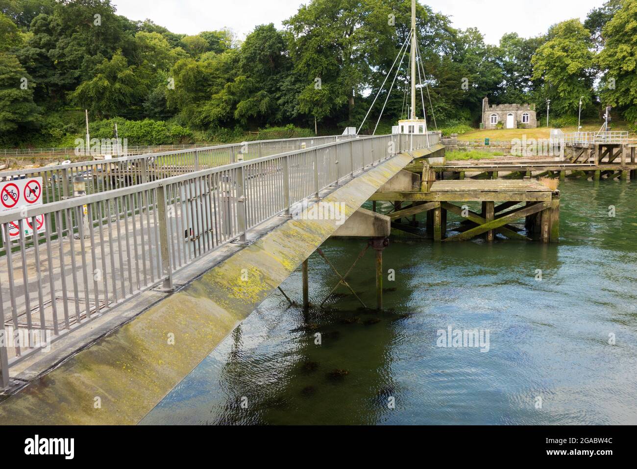 Pont Yr Aber / Aber Swing Bridge crossing the river Seiont in Caernarfon Wales UK Stock Photo