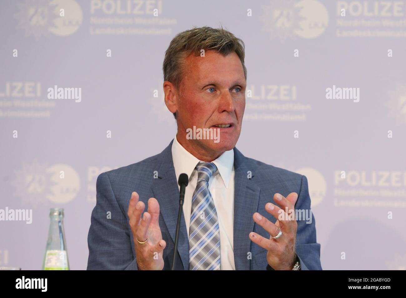 Case analysis hires stock photography and images Alamy